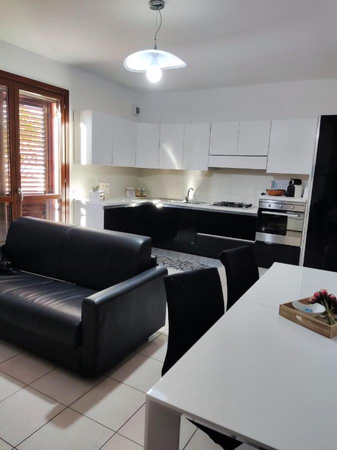 Vico Stazione Apartment Uta Екстер'єр фото