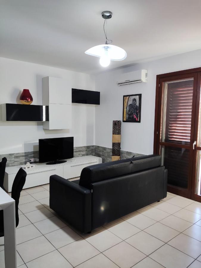 Vico Stazione Apartment Uta Екстер'єр фото