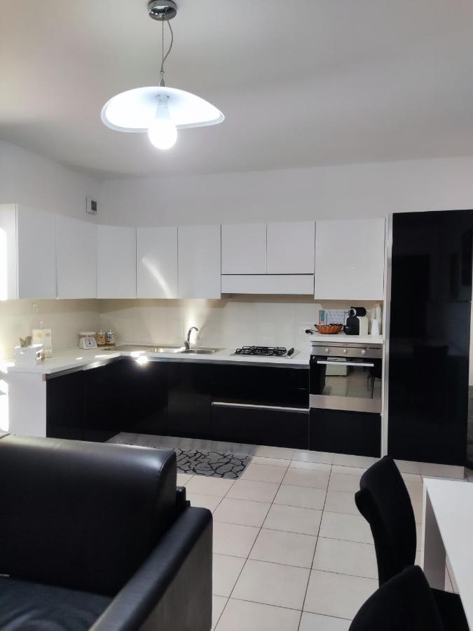 Vico Stazione Apartment Uta Екстер'єр фото